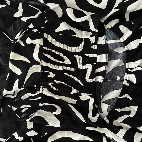 Black and White Patterned Women's Jumpsuit - Picture 4 of 7